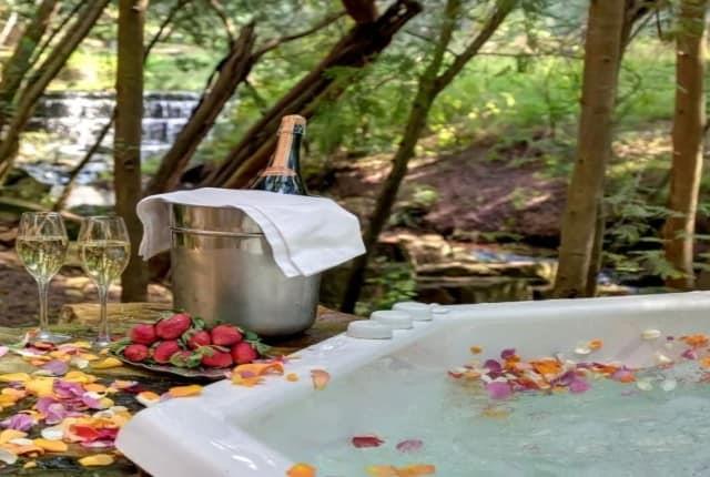 /uploads/africa-listings/gallery/thumbs/AkabekoLuxuryCountryHotel-aka13-jpg-Gallery-2024-03-01.jpg